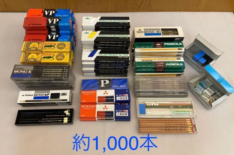 三菱鉛筆やトンボ鉛筆などレトロ鉛筆や文房具を買取致します。