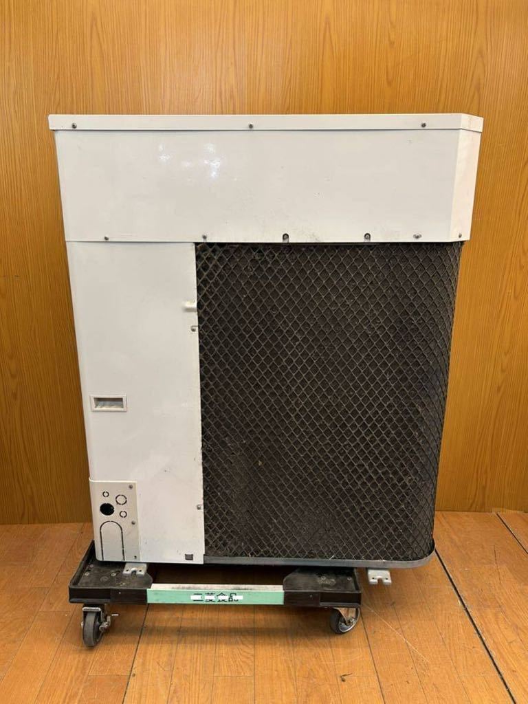 Panasonic製の屋外形冷凍機/ロータリー形冷凍機OCU-HR300VFS 背面